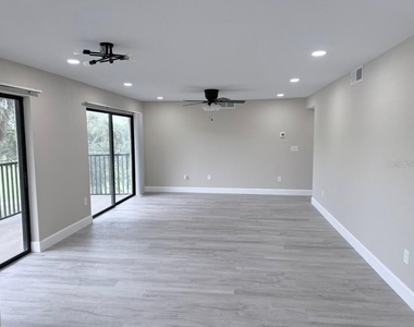 3300 Cove Cay Drive - Photo Thumbnail 17