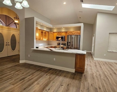 18720 Oak Way Drive - Photo Thumbnail 7