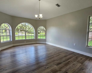 18720 Oak Way Drive - Photo Thumbnail 10