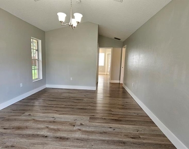 18720 Oak Way Drive - Photo Thumbnail 11