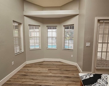 18720 Oak Way Drive - Photo Thumbnail 17