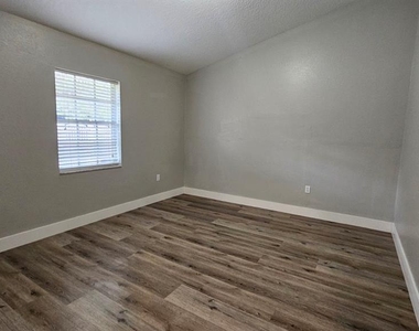 18720 Oak Way Drive - Photo Thumbnail 21