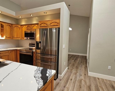 18720 Oak Way Drive - Photo Thumbnail 6
