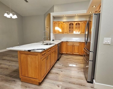 18720 Oak Way Drive - Photo Thumbnail 5