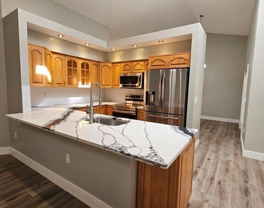 18720 Oak Way Drive - Photo Thumbnail 3