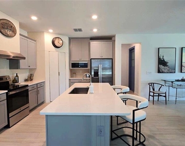 10583 Tupper Cay Drive - Photo Thumbnail 4