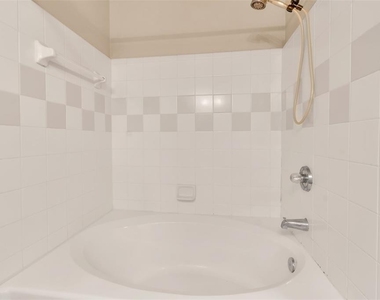 5541 Rosehill Road - Photo Thumbnail 27