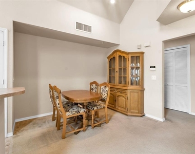 5541 Rosehill Road - Photo Thumbnail 14