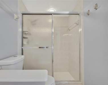 4628 Bayridge Court - Photo Thumbnail 24