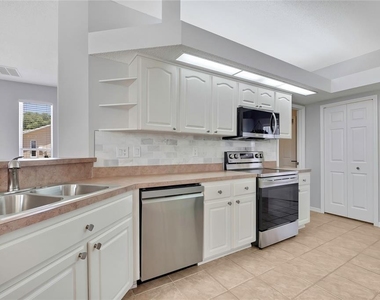 4628 Bayridge Court - Photo Thumbnail 11