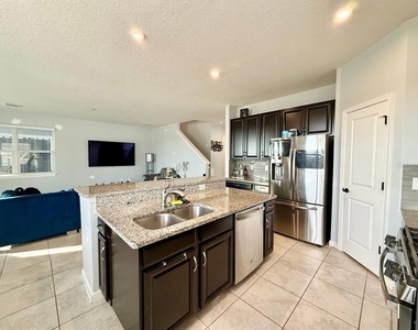 12258 Blue Pacific Drive - Photo Thumbnail 19