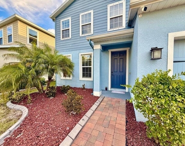 12258 Blue Pacific Drive - Photo Thumbnail 3