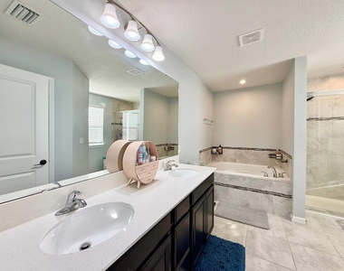 12258 Blue Pacific Drive - Photo Thumbnail 43