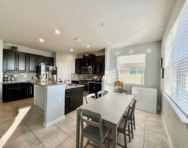 12258 Blue Pacific Drive - Photo Thumbnail 21