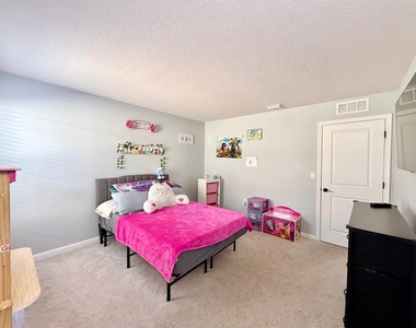 12258 Blue Pacific Drive - Photo Thumbnail 49