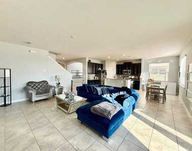 12258 Blue Pacific Drive - Photo Thumbnail 25