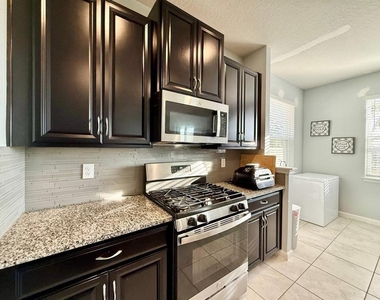 12258 Blue Pacific Drive - Photo Thumbnail 17