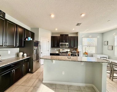 12258 Blue Pacific Drive - Photo Thumbnail 13