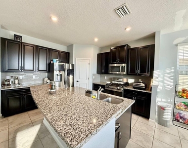 12258 Blue Pacific Drive - Photo Thumbnail 14