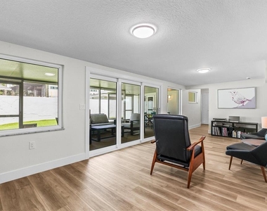 628 Ontario Avenue - Photo Thumbnail 19