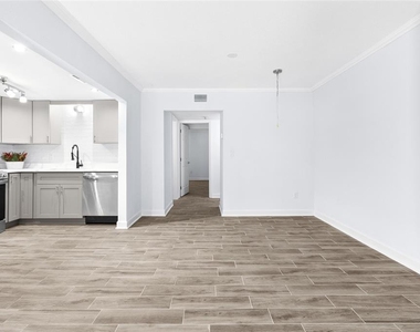 505 Plaza Seville Court - Photo Thumbnail 12