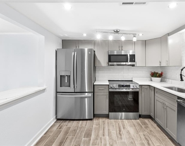 505 Plaza Seville Court - Photo Thumbnail 9