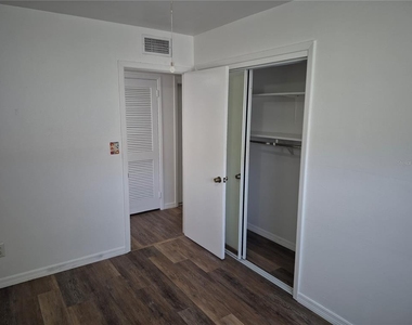 7709 W Hanna Avenue - Photo Thumbnail 9