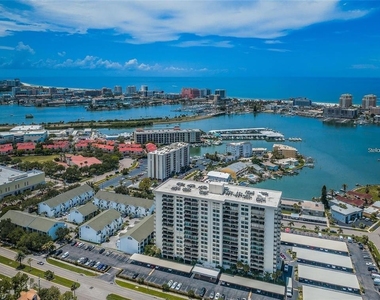 400 Island Way - Photo Thumbnail 2