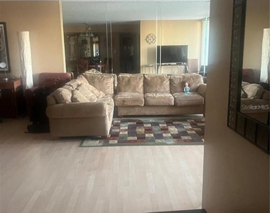 400 Island Way - Photo Thumbnail 10