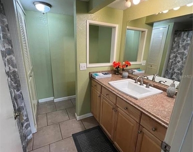 400 Island Way - Photo Thumbnail 12