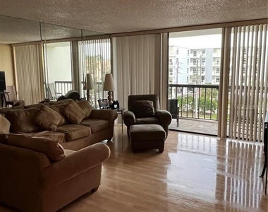 400 Island Way - Photo Thumbnail 5