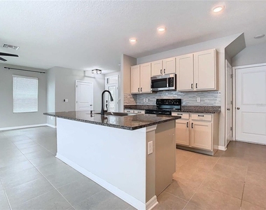 32670 Ansley Bloom Lane - Photo Thumbnail 8