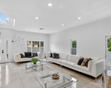 7035 Brescia Way - Photo Thumbnail 3