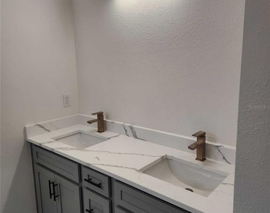 5413 Deltona Boulevard - Photo Thumbnail 3