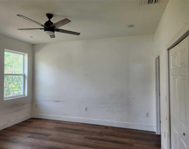 7369 Sealawn Drive - Photo Thumbnail 4