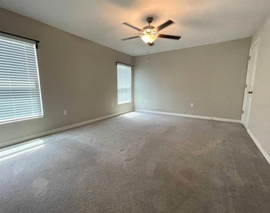 7025 King Creek Drive - Photo Thumbnail 10