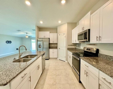 7025 King Creek Drive - Photo Thumbnail 7