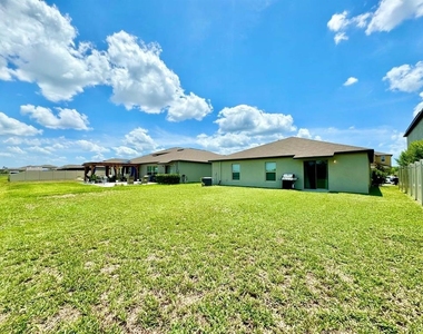 7025 King Creek Drive - Photo Thumbnail 26