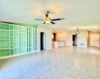 7025 King Creek Drive - Photo Thumbnail 3