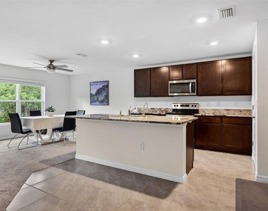 5442 Diantha Way - Photo Thumbnail 4