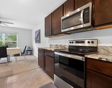 5442 Diantha Way - Photo Thumbnail 7