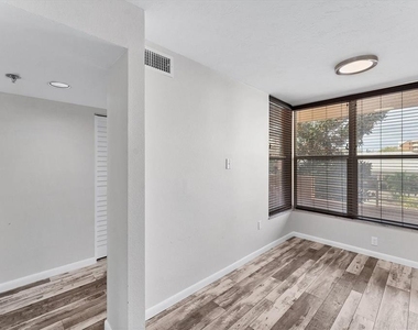 4530 Pinebrook Circle - Photo Thumbnail 16