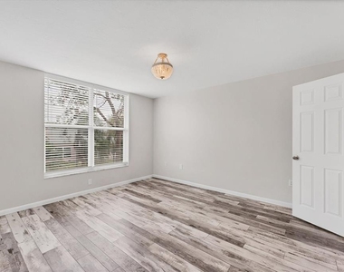 4530 Pinebrook Circle - Photo Thumbnail 19