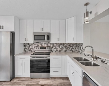 4530 Pinebrook Circle - Photo Thumbnail 14