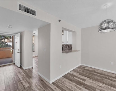 4530 Pinebrook Circle - Photo Thumbnail 7