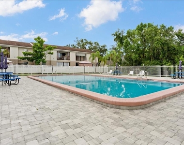 7210 N Manhattan Avenue - Photo Thumbnail 25