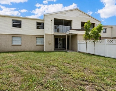 7210 N Manhattan Avenue - Photo Thumbnail 22