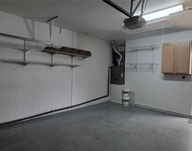 1305 Lakehurst Way - Photo Thumbnail 26