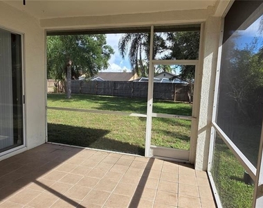 1305 Lakehurst Way - Photo Thumbnail 27