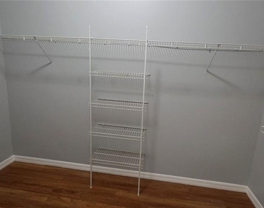 1305 Lakehurst Way - Photo Thumbnail 14